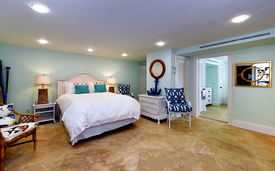 Lower Level Queen Bedroom